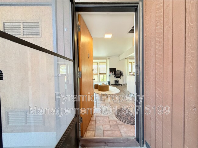 Building Photo - 251 S 700 E