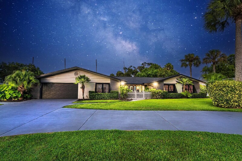 Building Photo - 709 Fairway Dr