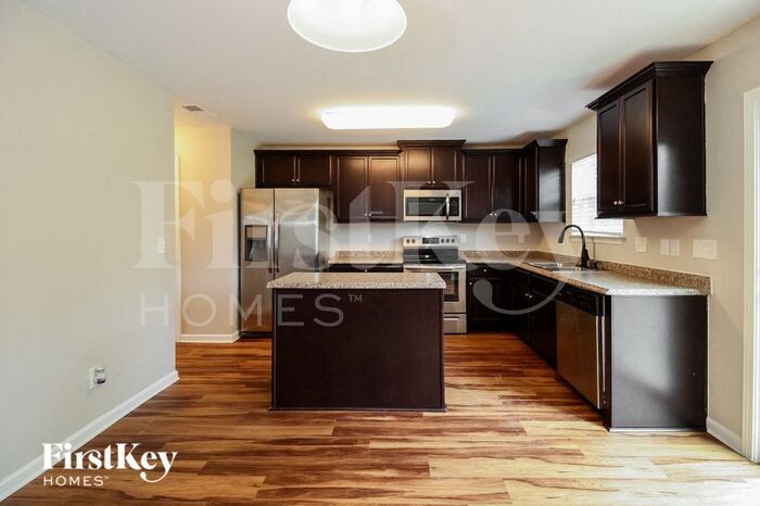 Building Photo - 1752 Abbott Oaks Dr