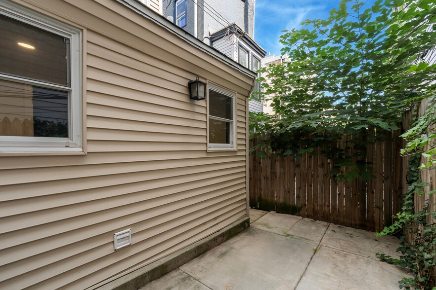 Back patio - 858 Perkiomen St