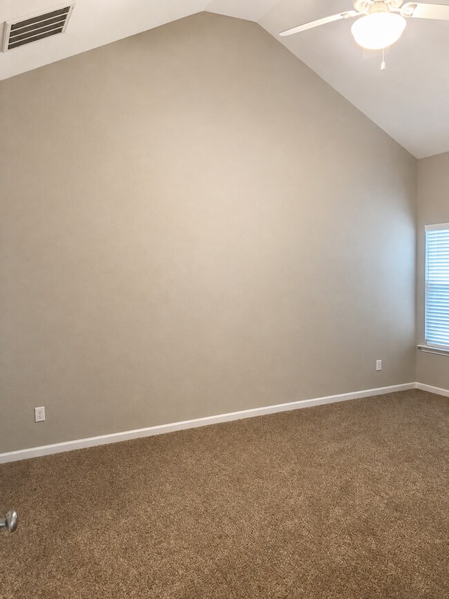 Building Photo - 120 Gary Cir