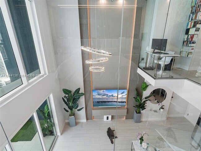 Building Photo - 60 SW 13th St