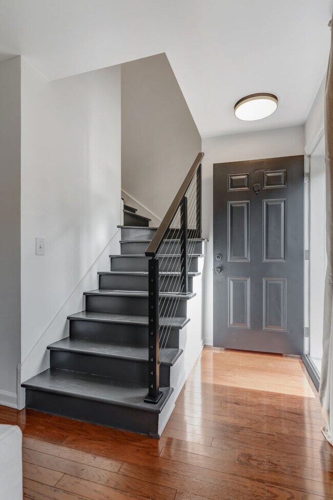 Building Photo - Live just minutes from the charm and excit...