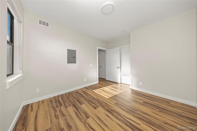 Building Photo - 16530 E Warren Ave