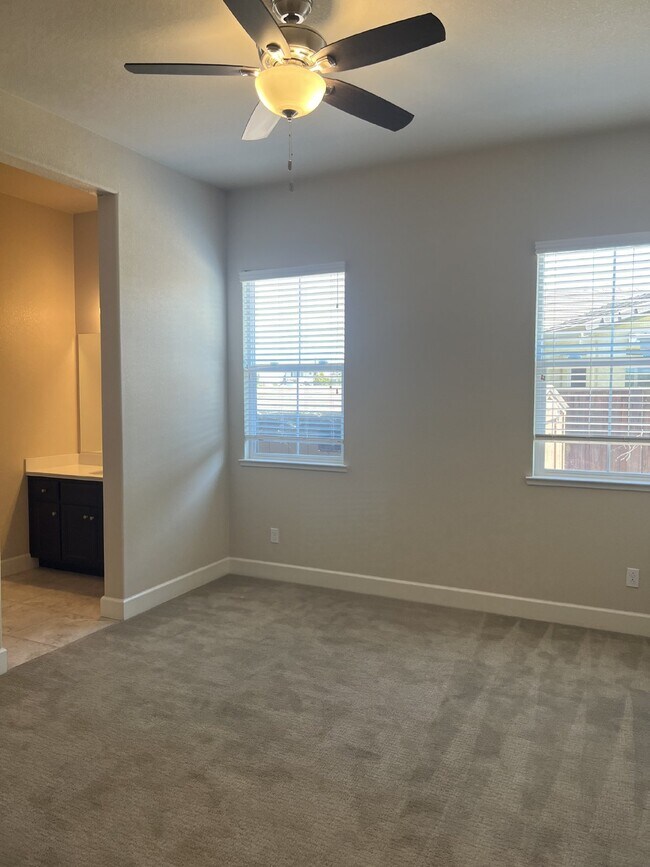 Building Photo - Stunning 4-Bed Lake View Home with Hardwood Floors