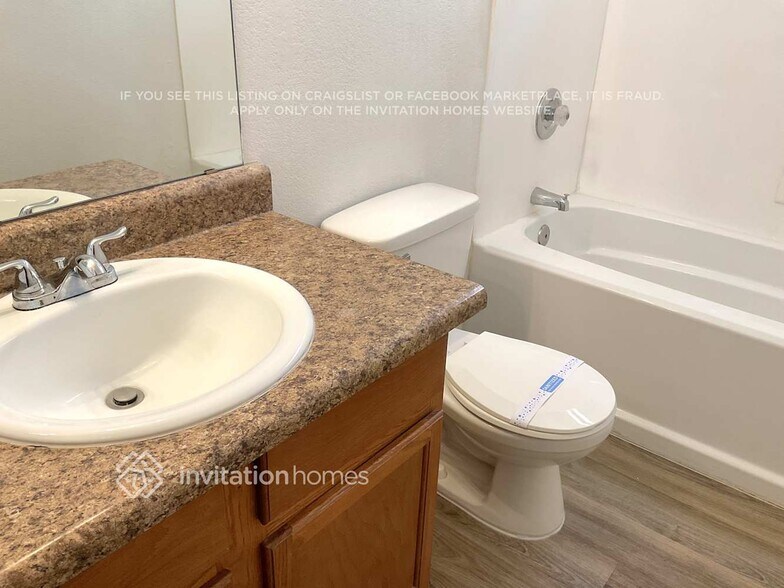 Building Photo - 10910 E Wier Ave