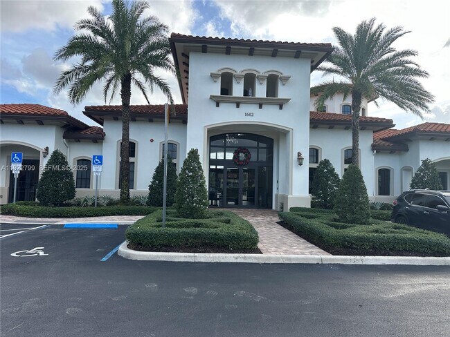 Building Photo - 11718 SW 13th Ct