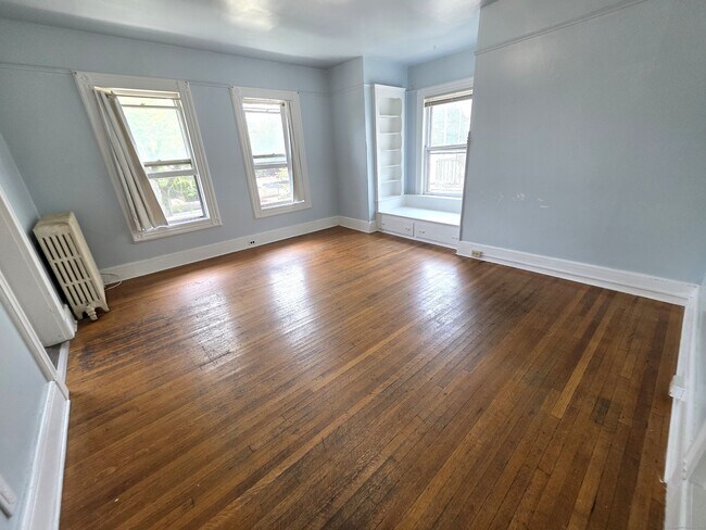 Building Photo - 388 Whitney Ave