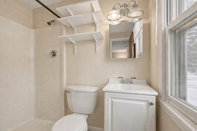 Building Photo - 105 Pomeroy Ln