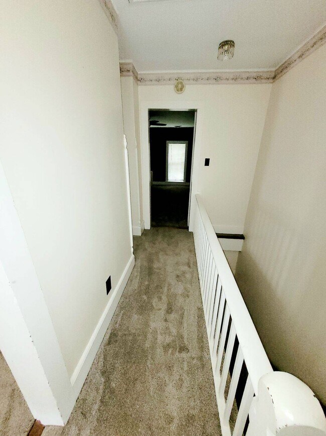 Building Photo - 103 W 1st Ave