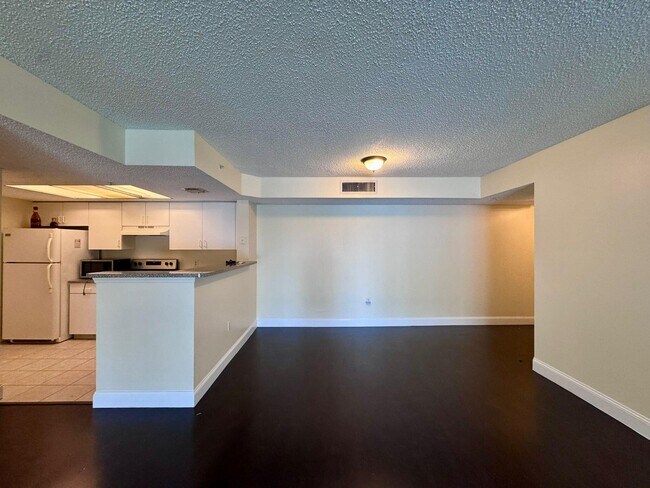 Building Photo - 5061 Wiles Rd