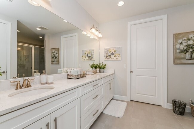 Building Photo - Exceptional opportunity to experience resort-style living in Esplanade Golf & Country Club