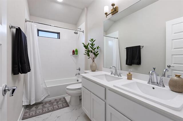 Building Photo - 2012 Edgewater St