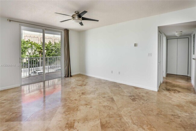 Building Photo - 1555 N Treasure Dr