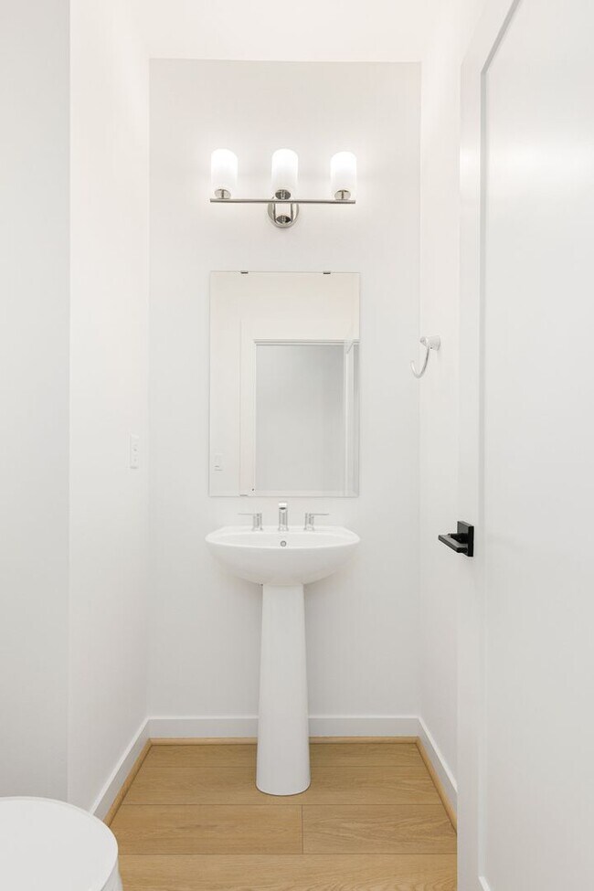 Building Photo - Duvall 4 Bedroom 4 Bath Townhome with 2 Car Attached Garage and A/C! LONG TERM RENTAL DISCOUNT AV...