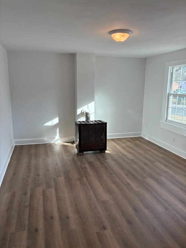 Building Photo - 1312 Meadow St S