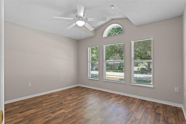 Building Photo - 16316 Meredrew Ln