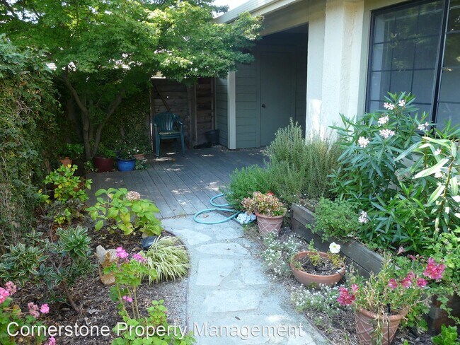 Building Photo - 2 br, 2 bath House - 6910 Chantel Ct