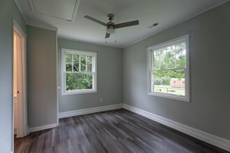 Building Photo - 3 Bedroom, 1 Bath Home in Pendleton