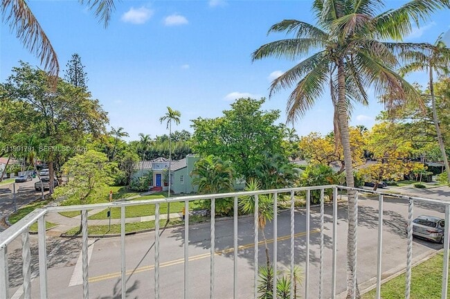 Building Photo - 694 NE 76th St