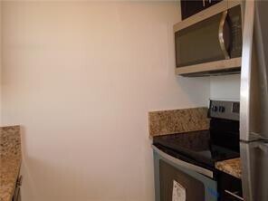 Building Photo - 270 NE 40th St