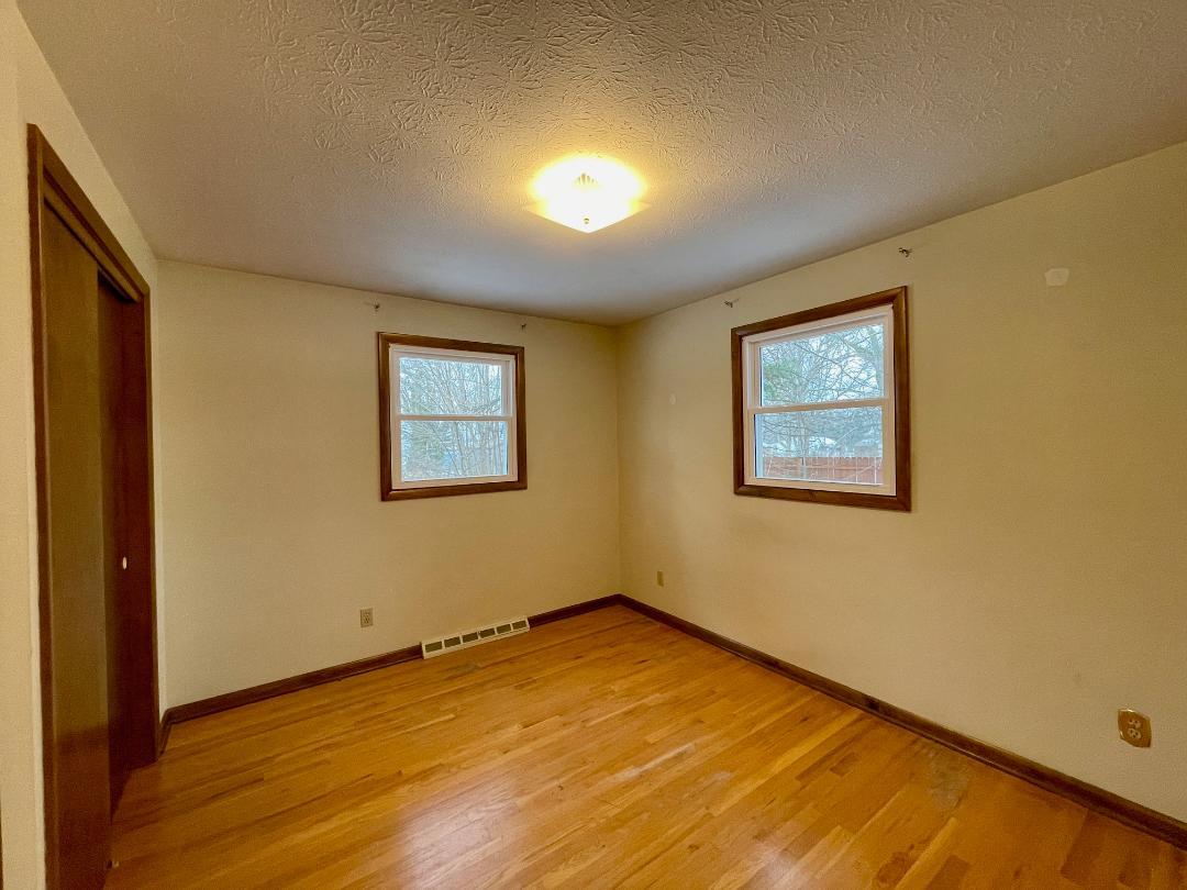 Building Photo - 9841 Smithdale Ave NE