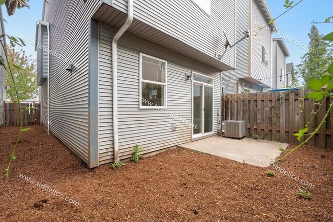 Building Photo - Modern Muti- Level 4-Bedroom Gem with Upda...