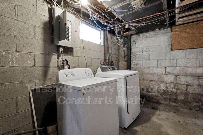 Building Photo - 60 E Patterson Ave