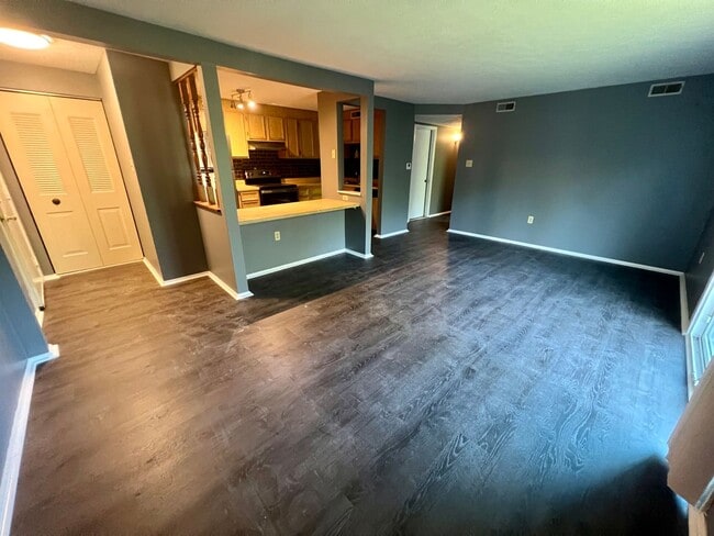 Building Photo - Newly Updated! - 2 Bedrooms 1 Bathroom - Hopewell Township