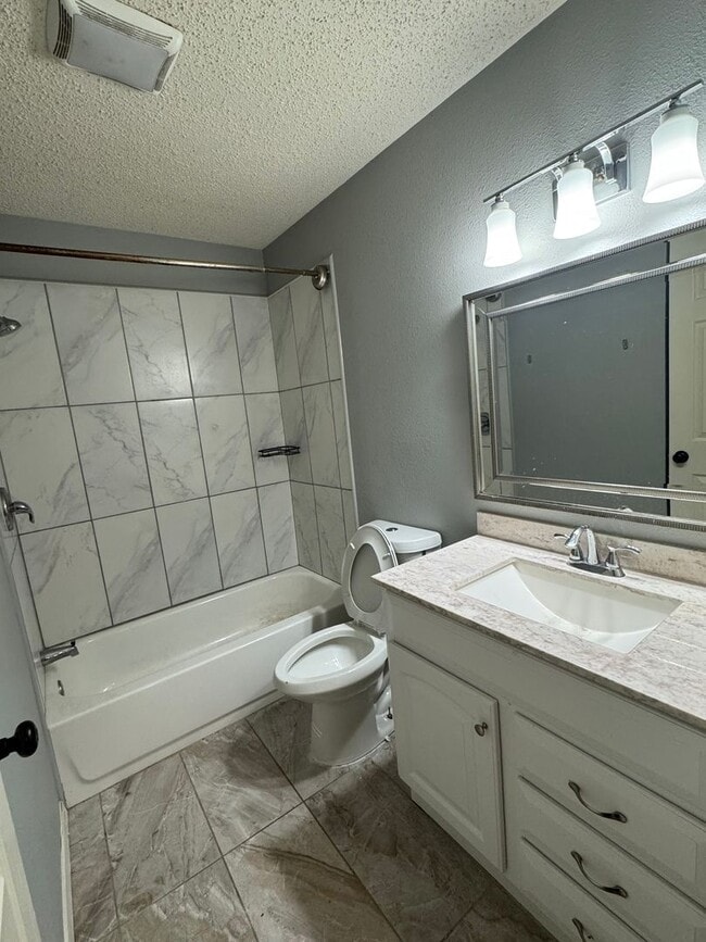 Building Photo - Southside-Duplex-Includes Water & Trash