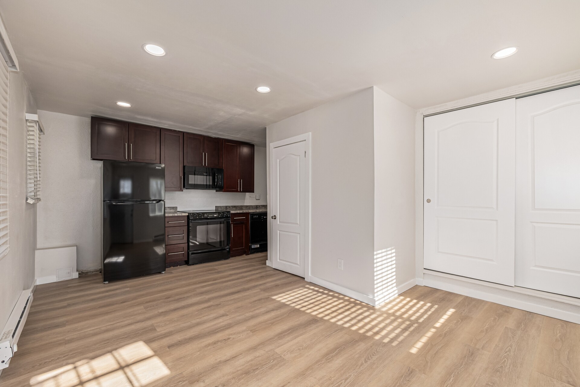 Building Photo - 1444 Valentia St