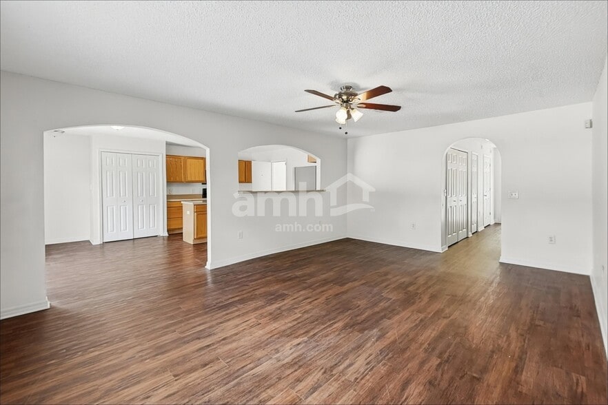 Building Photo - 10421 Opus Dr