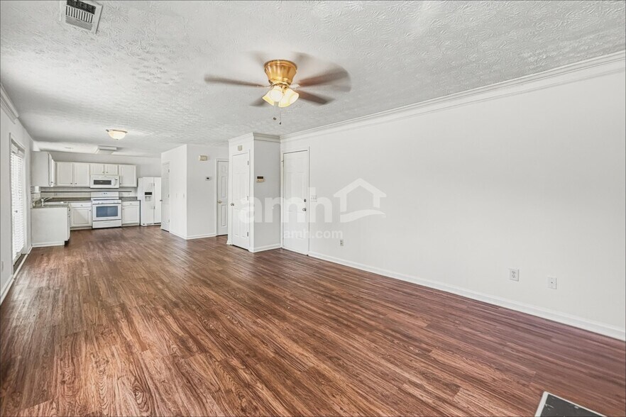 Building Photo - 1394 Ivey Pointe Dr SE