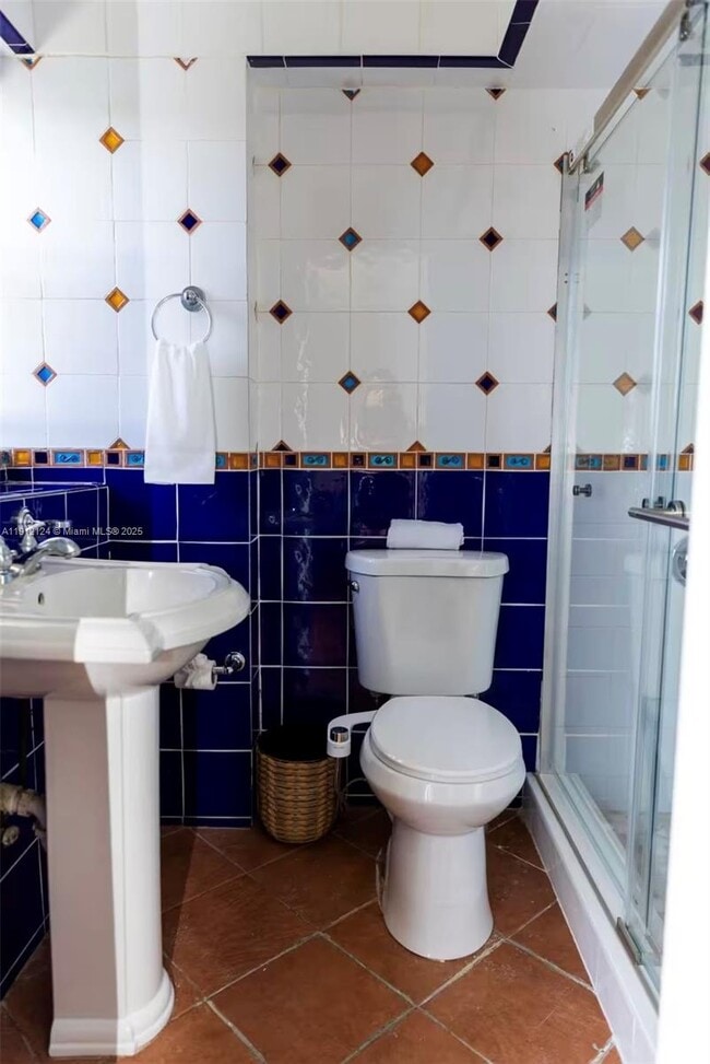 Building Photo - 1949 NE 123rd St