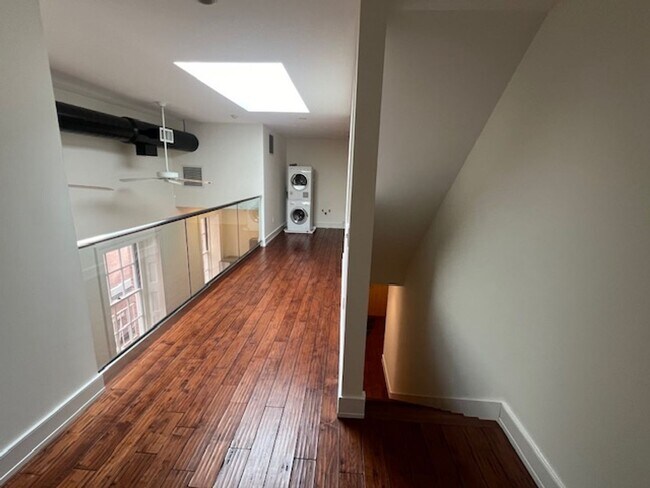 Building Photo - 125 Washington St