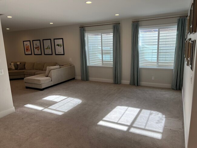 Building Photo - 129 S 700 E