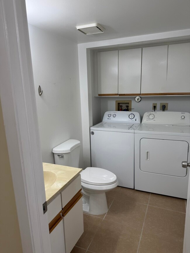 Building Photo - 8461 Boca Rio Dr