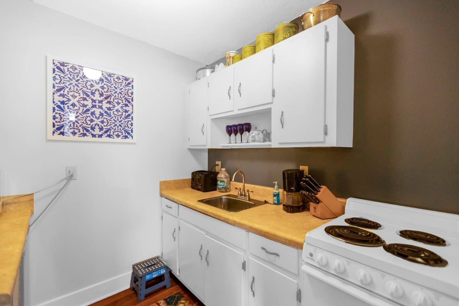 Building Photo - 205 SE 7th St