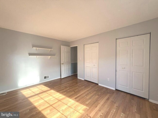 Building Photo - 8220 Grainfield Rd