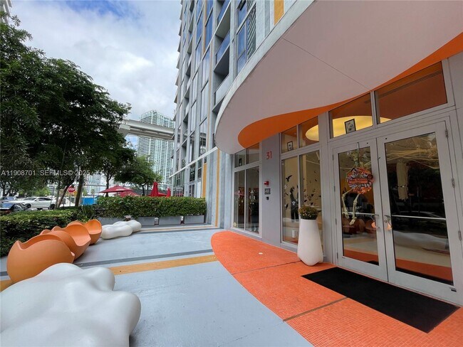 Building Photo - 31 SE 6th St