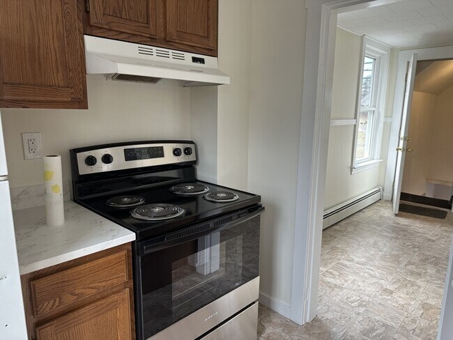 Building Photo - 357 Lancaster St