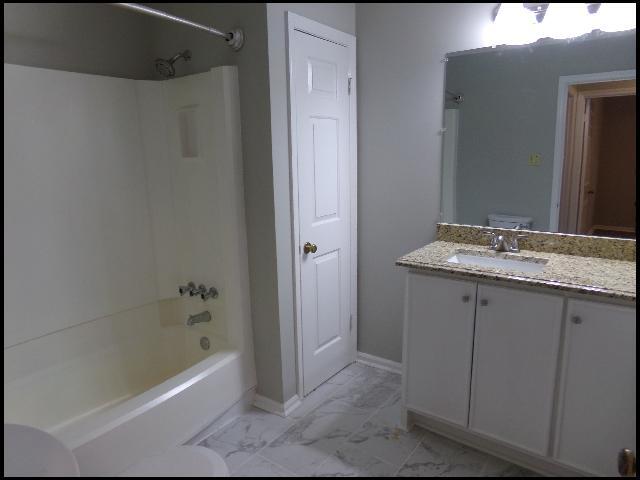 Building Photo - 1807 Sanford Dr