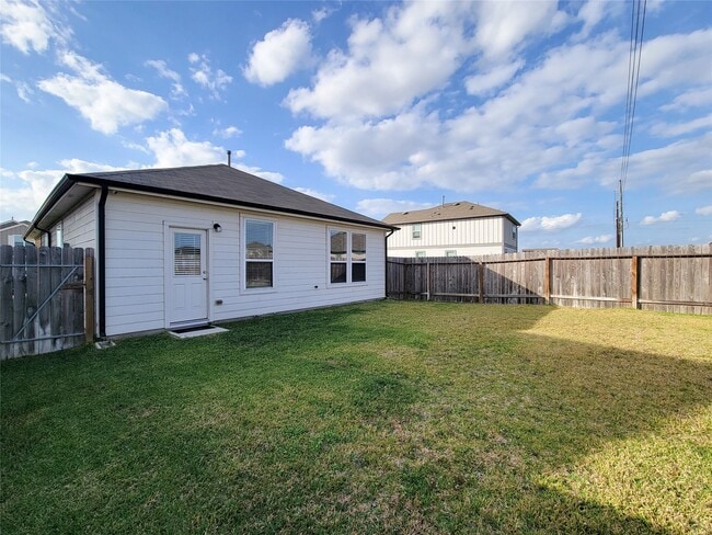 Building Photo - 17986 Plow Beam Dr