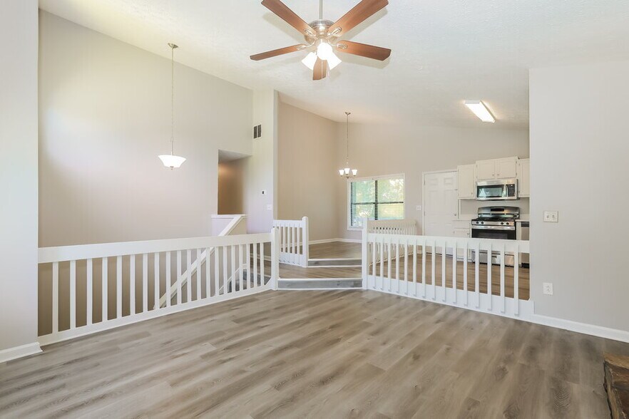 Building Photo - 3684 Linwood Way