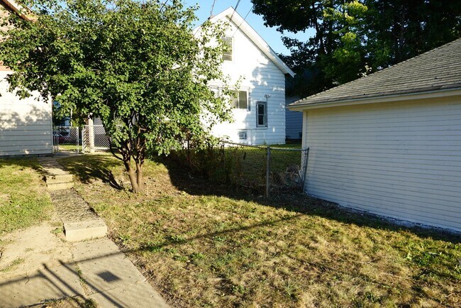 Building Photo - 3621 N 15th St