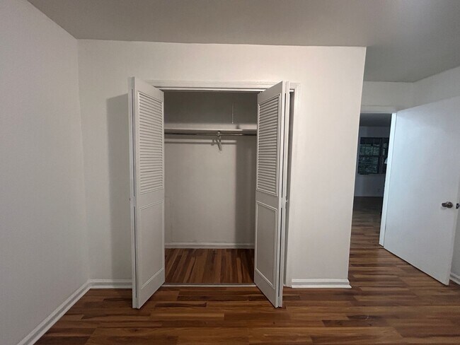 Building Photo - 3624-3626shi