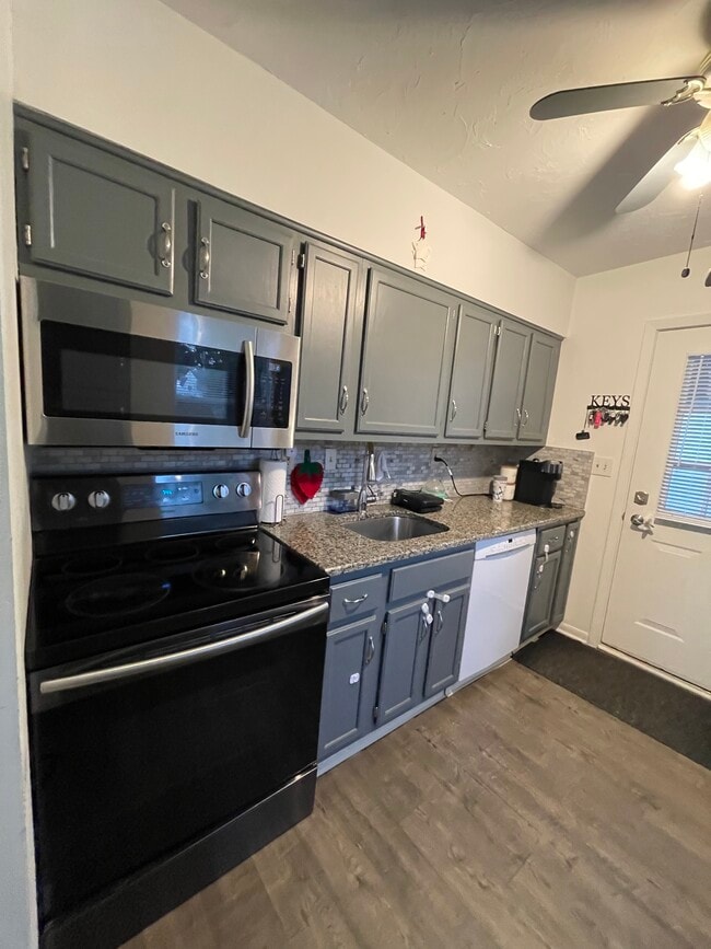 Building Photo - 4195 W 210th St