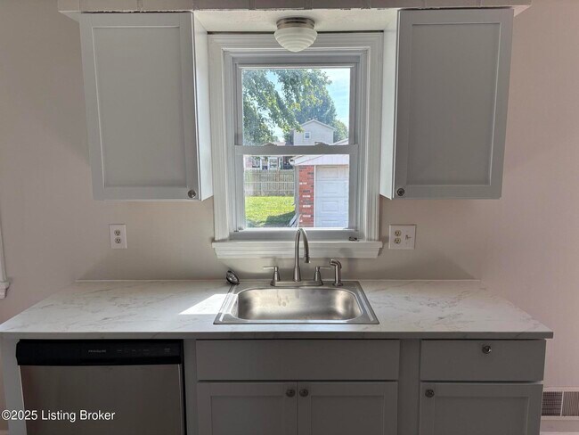 Building Photo - 5006 Tumeric Ln