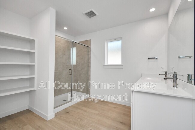 Building Photo - 29935 Gallatin River Ln