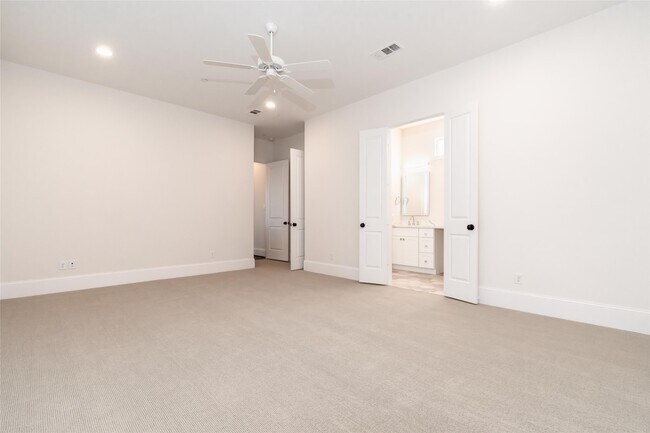 Building Photo - 3821 N Braeswood Blvd